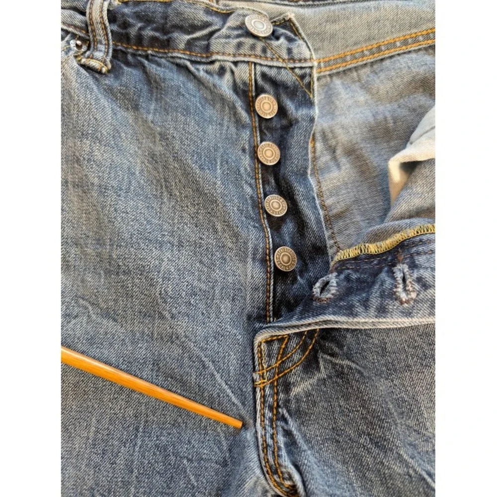 Levi's 501 Premium Jeans Mens 34x30.5 Crinkle Distressed Blue Real Leather Patch